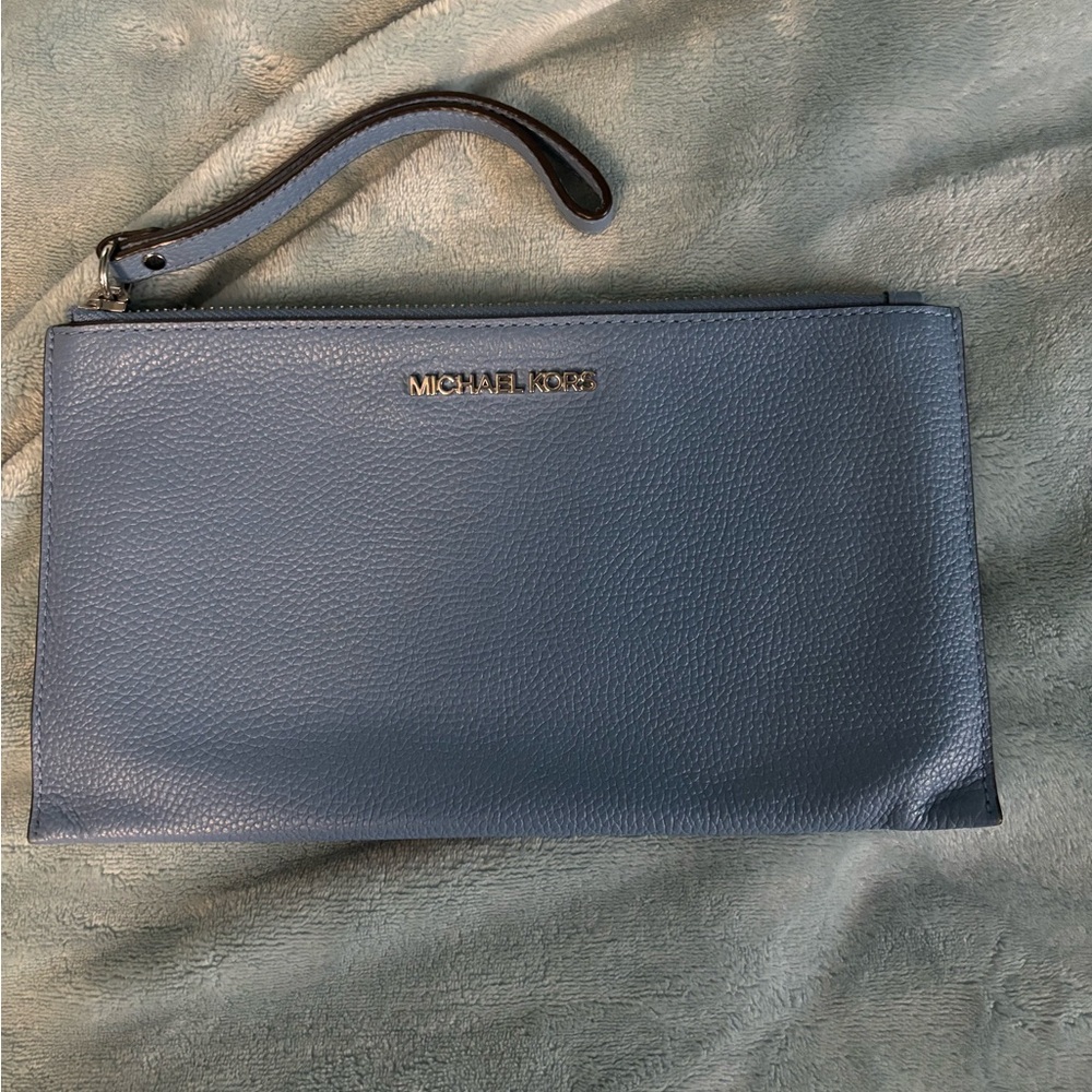 Michael kors wristlet